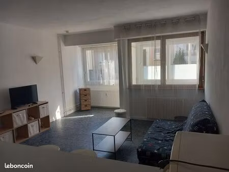 location studio meublée