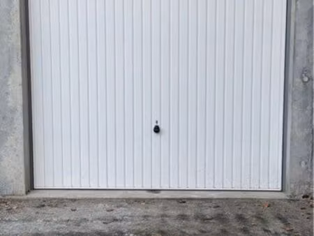 garage / box (proche mairie lourdes)