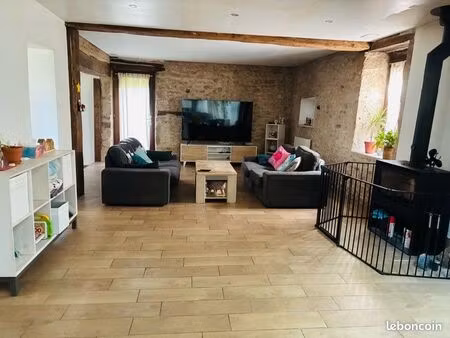 maison de 250m2 avec grand jardin et grange