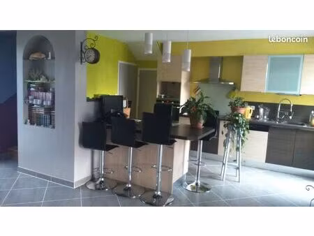 location maison st michel 16470 5 p