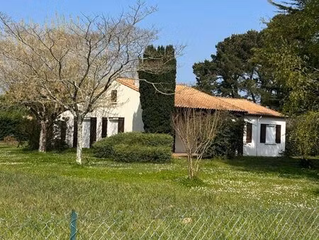 maison 115 m2 plus double garage et cuisine d’été le tout 1350 m2