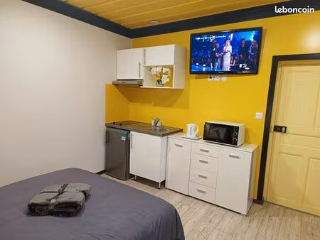 studio meublé   location mensuelle acceptée