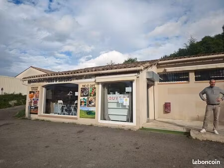 point de vente boulangerie-terminal de cuisson – pâtisserie situé sur un axe très passant 