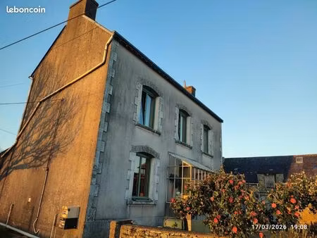maison dans hameau à la campagne