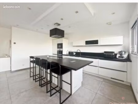 maison 6 pièces 146 m2