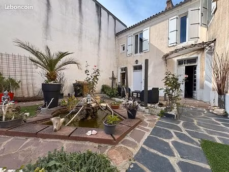 immeuble 8 pièces 225 m²