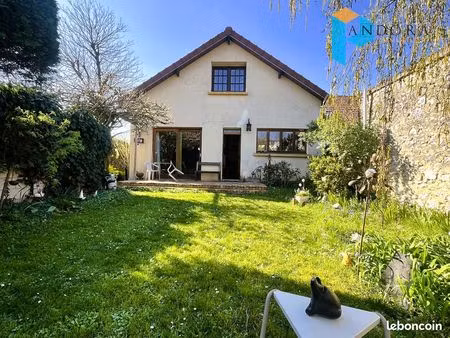 maison familiale 3/4 chambres avec jardin