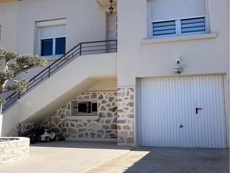 maison de ville + dépendance aménagé + jardin+ garage- quartier les amoureux-nimes-aucun t