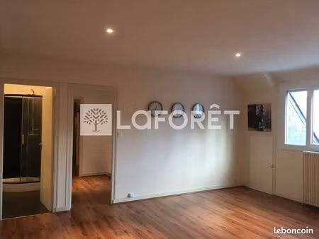 studio 1 pièce 56 m²