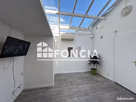 local commercial 79 m²