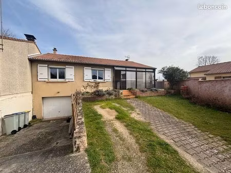 maison 100m2 avec piscine  véranda et sous sol complet