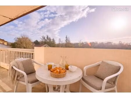 studio avec balcon et parking - 300 m des thermes