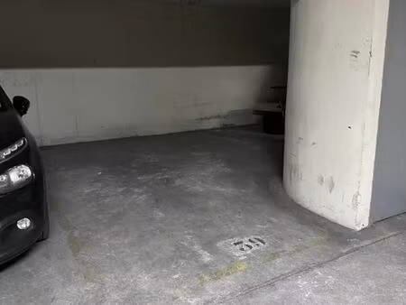 parking 12 m² saint mande