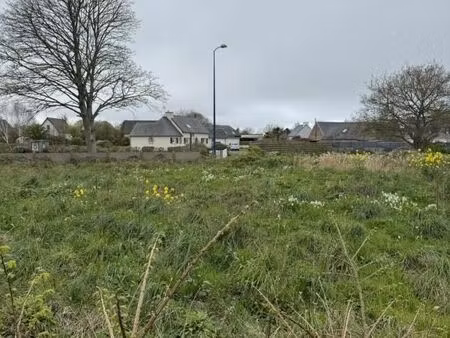terrain 730 m² trelevern