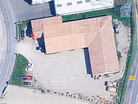 local commercial 1100 m²