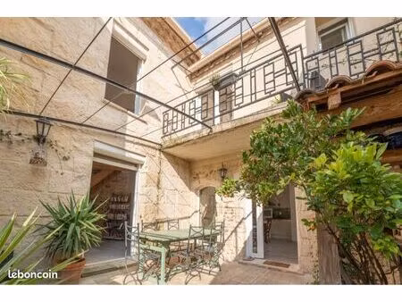 maison de village avec cour