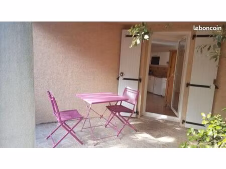 location studio meublé