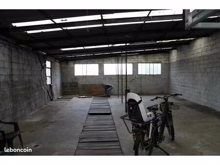 location parking / espace stockage 106m2 proche paris / a86