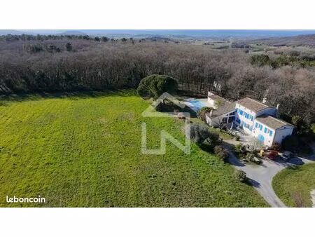 propriété 6 pièces 159 m²