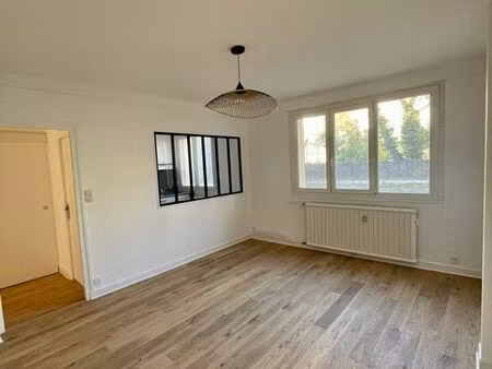 location dijon centre - t3 refait à neuf rue courtépée