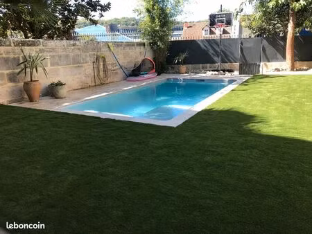 maison bourgeoise avec piscine autour du parc des arènes