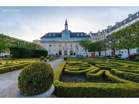 boutique 130 m² st mande