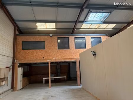 local 255 m² la jarrie