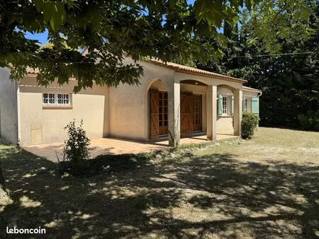 maison au calme 100m² plain pied avec beau terrain plat