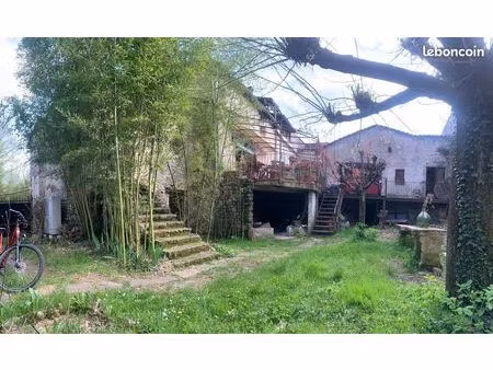 maison avec jardin  au cœur du village de lasalle  à l'abri des regards et du bruit