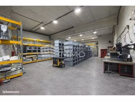 local bureaux 530 m²