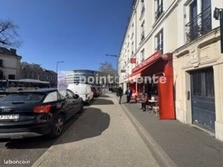 commerce informatique/multimédia 19 m²