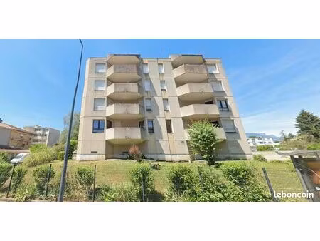 grand garage. 18.3m2. jouhaux