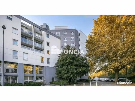 rare a la vente emplacement de parking couvert