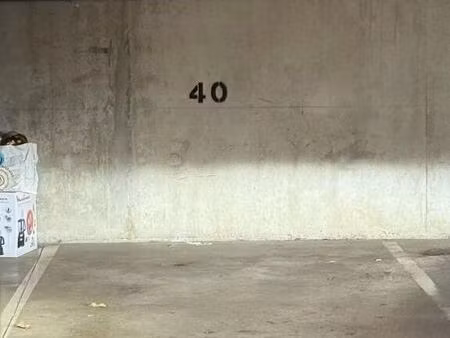 place de parking sous-sol sécurisé