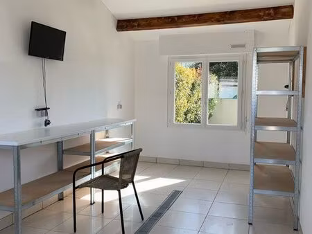 local professionnel indépendant 14 m² – semussac