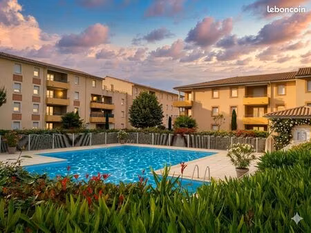 t2 meublé résidence sécurisée piscine et gardien