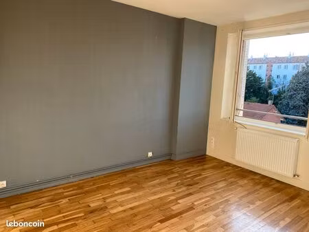 3 valence montplaisir joli 2 pièces refait neuf