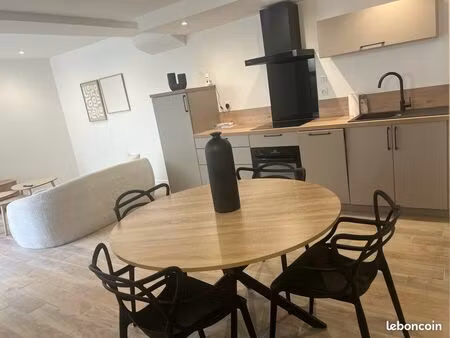 t2 etat neuf   meuble - 10 mn à pieds centre de valence  dans petite copropriété entièreme