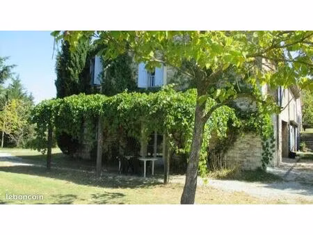 commerce gîte 600 m²