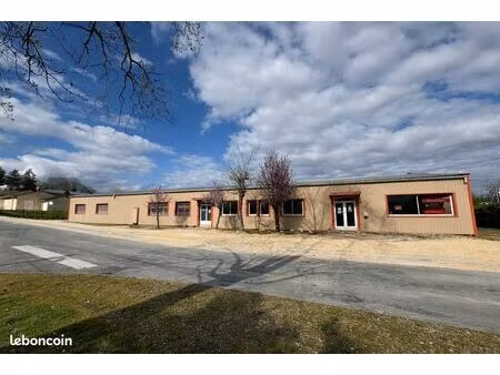 a vendre bâtiment industriel ou commercial 1000 m² nontron