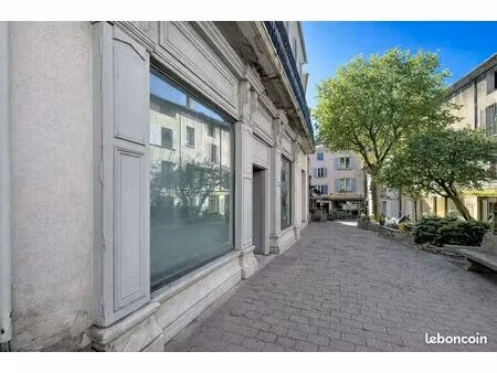 local commercial 182 m² nyons