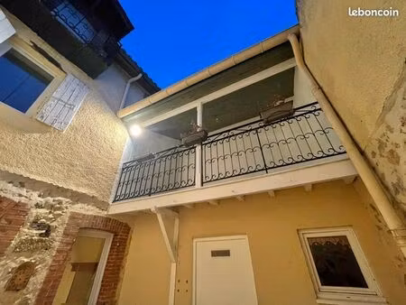 loue grande maison de rue 4 chambres centre ville