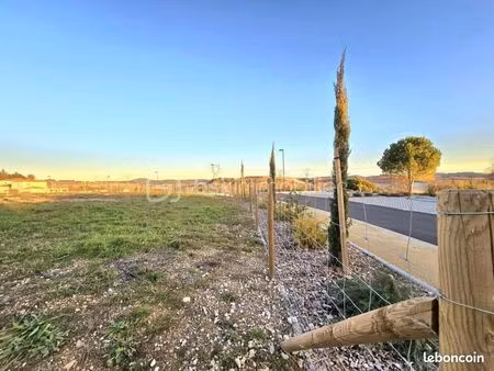 terrain 664 m² gignac