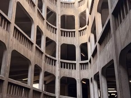 rare à la vente – garage box fermé à l’hélicoïdal