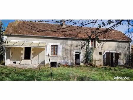 maison de campagne à rénover avec dépendances et terrain
