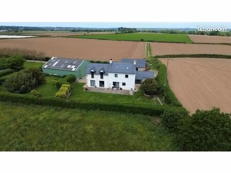 propriété 6 pièces 141 m²