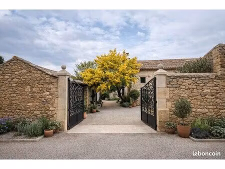 mas de village proche uzes