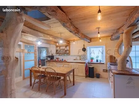 maison 6 pièces 136 m²