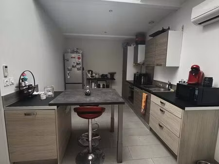 aigues mortes loue appartement