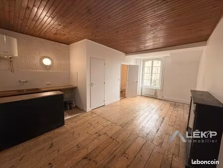 studio 1 pièce 27 m²